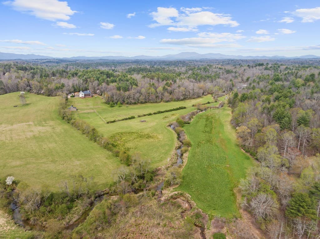 95 Hickory Avenue, Blue Ridge GA 30513 - Photo