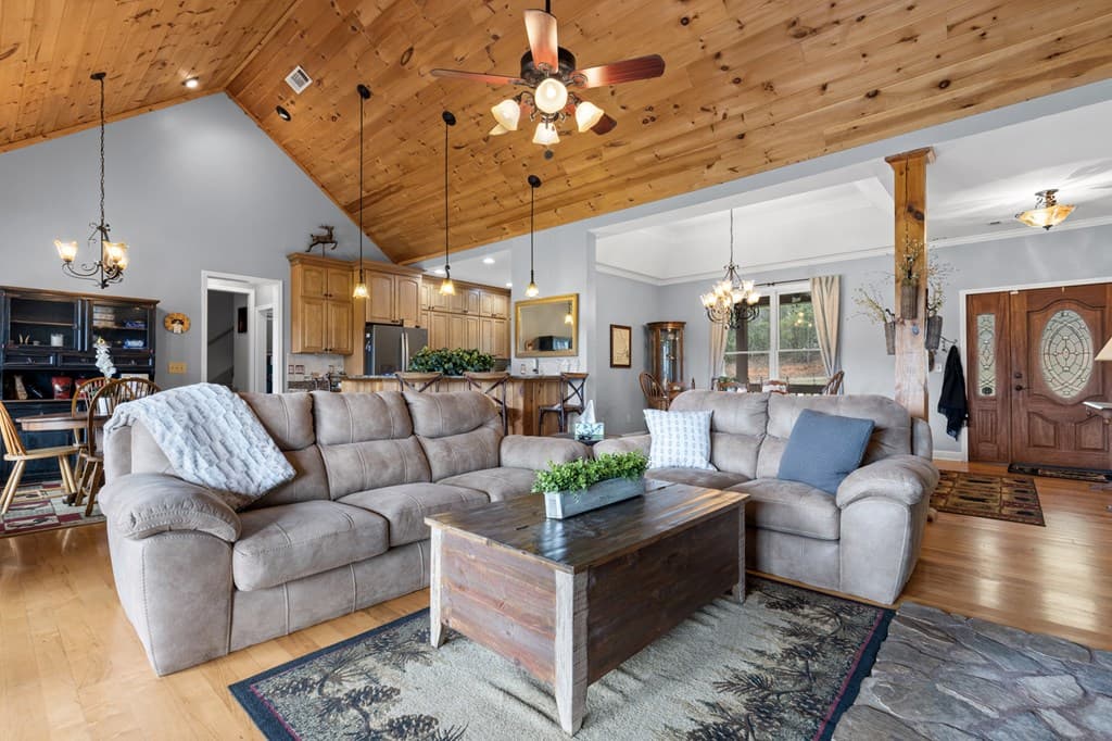 95 Hickory Avenue, Blue Ridge GA 30513 - Photo