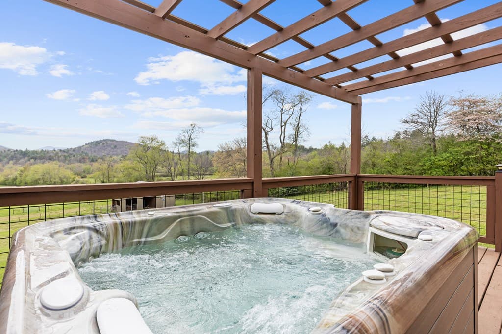 95 Hickory Avenue, Blue Ridge GA 30513 - Photo