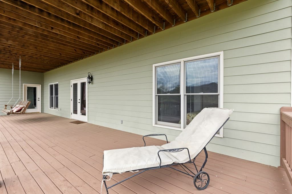 95 Hickory Avenue, Blue Ridge GA 30513 - Photo