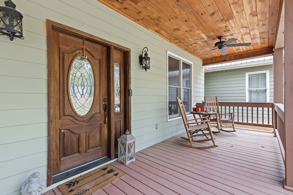 95 Hickory Avenue, Blue Ridge GA 30513 - Photo