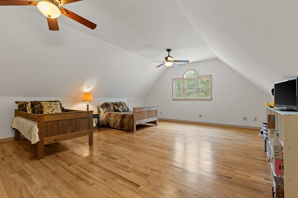 95 Hickory Avenue, Blue Ridge GA 30513 - Photo