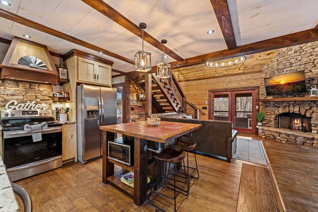 127 Twin Creeks Road, Blue Ridge GA 30541 - Photo