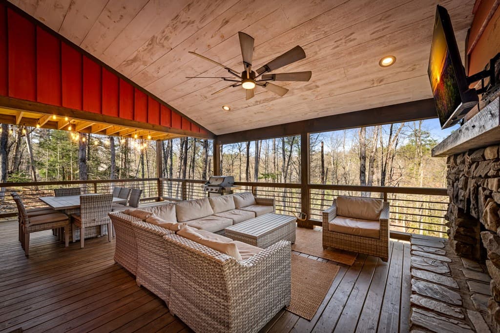127 Twin Creeks Road, Blue Ridge GA 30541 - Photo