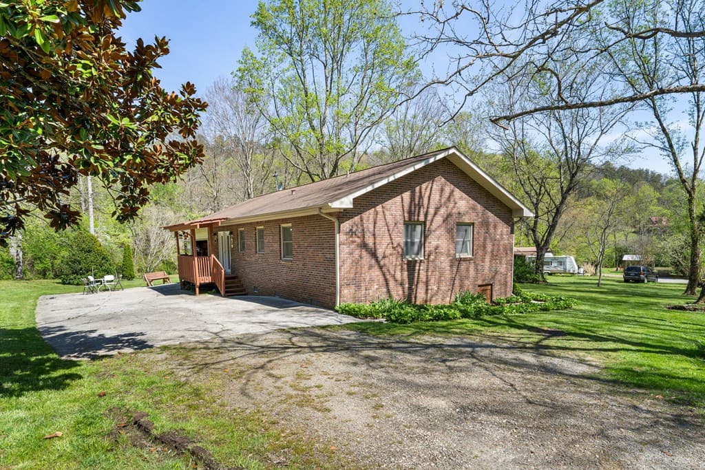 496 Jackie Cove Road, Hayesville NC 28904 - Photo
