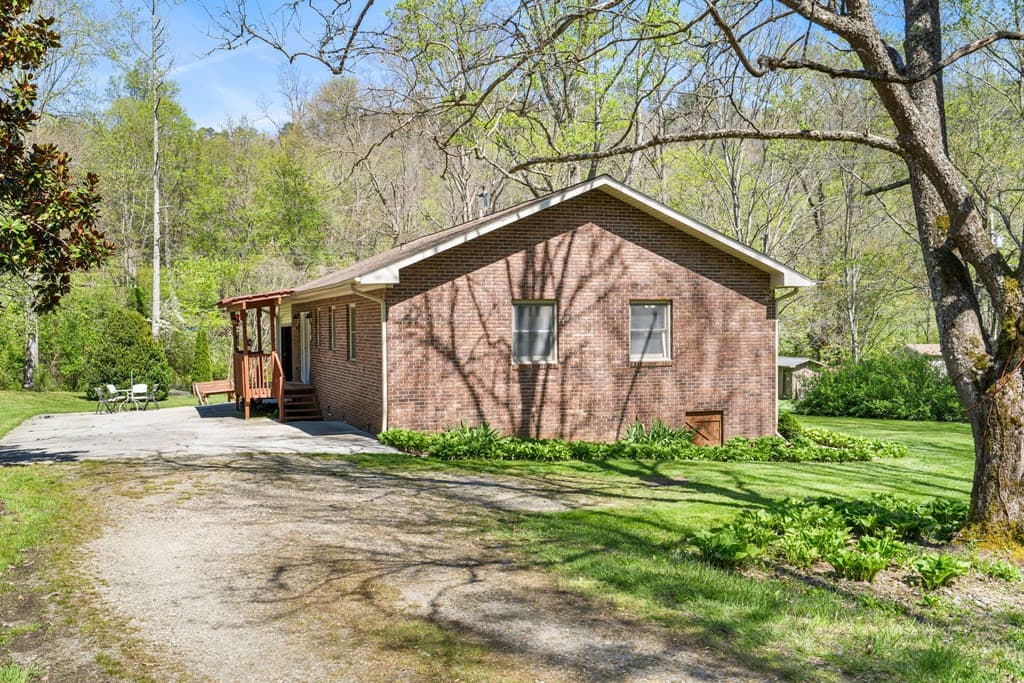 496 Jackie Cove Road, Hayesville NC 28904 - Photo