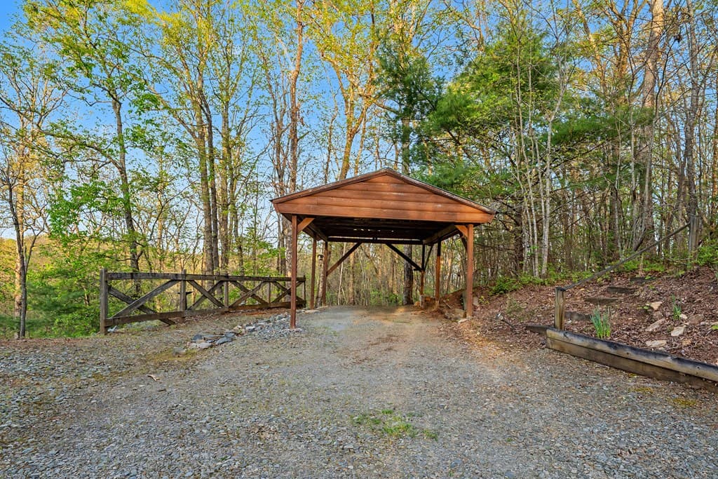 431 Sunrock Mountain Road, Blue Ridge GA 30513 - Photo