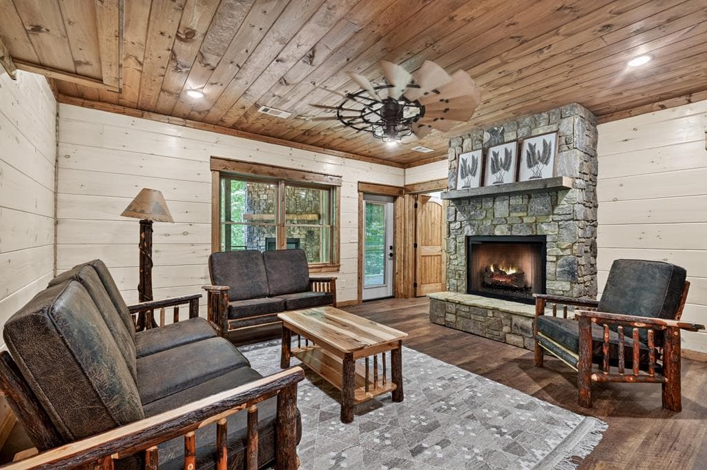 245 Moonstone Drive, Ellijay GA 30540 - Photo