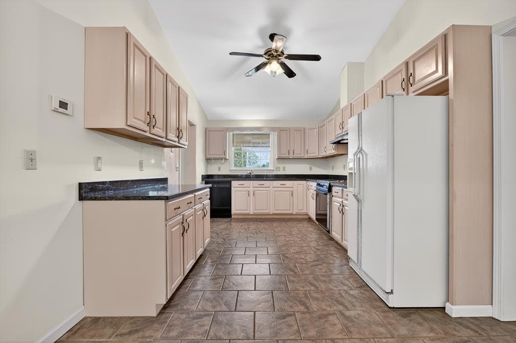 380 Lavista Drive, Blue Ridge GA 30513 - Photo