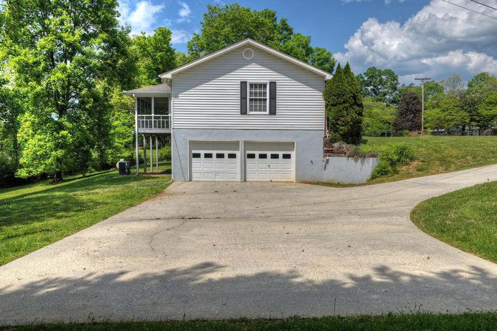 380 Lavista Drive, Blue Ridge GA 30513 - Photo