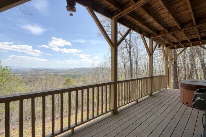 520 Sahkanaga Drive, Murphy NC 28906 - Photo