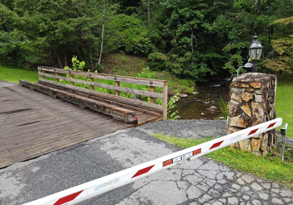 66 Pine Ridge Court, Ellijay GA 30536 - Photo