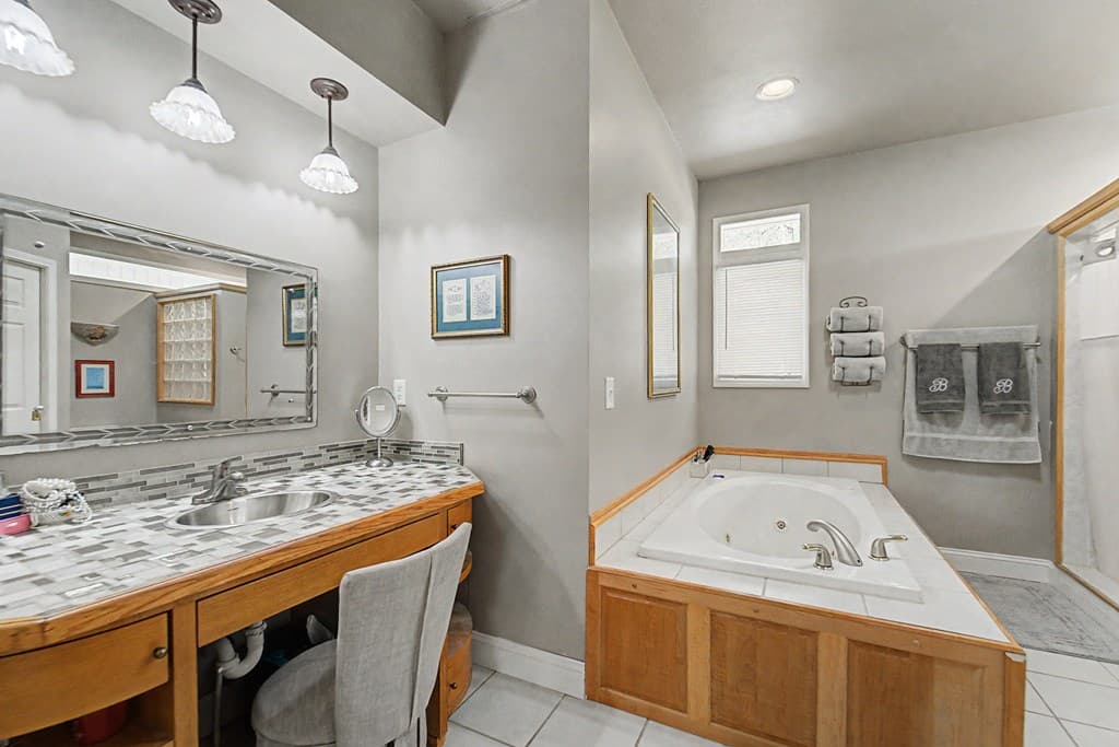 218 Lakeshore Drive, Hayesville NC 28904 - Photo