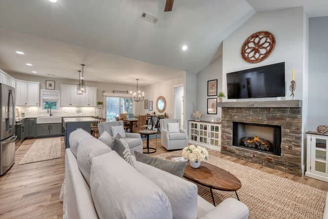 345 Loftis Mountain Way, Blairsville GA 30512 - Photo