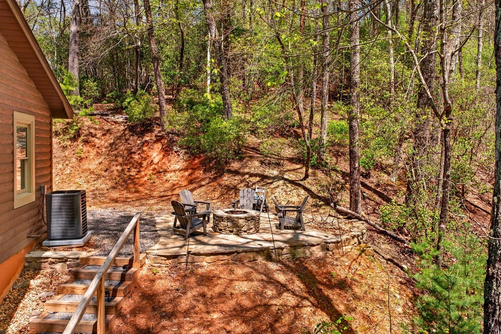564 Weaver Creek Lane, Blue Ridge GA 30513 - Photo
