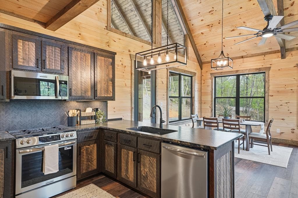 250 Wolf Creek Circle, Mineral Bluff GA 30559 - Photo