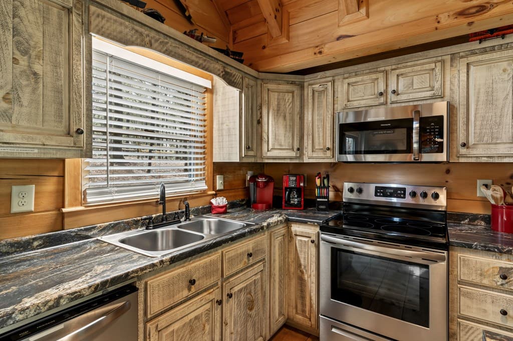 431 Little Bushy Head Road, Blue Ridge GA 30513 - Photo