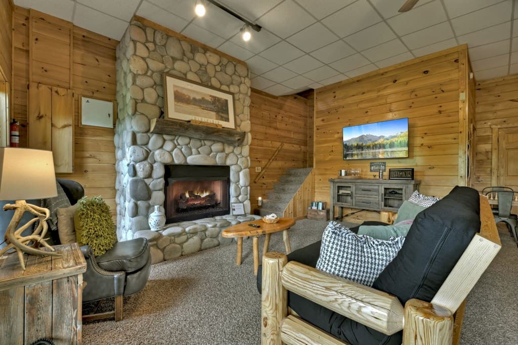 572 Sunrock Mountain Trc, Blue Ridge GA 30513 - Photo