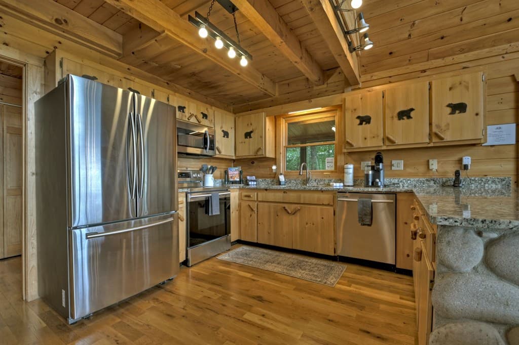 572 Sunrock Mountain Trc, Blue Ridge GA 30513 - Photo