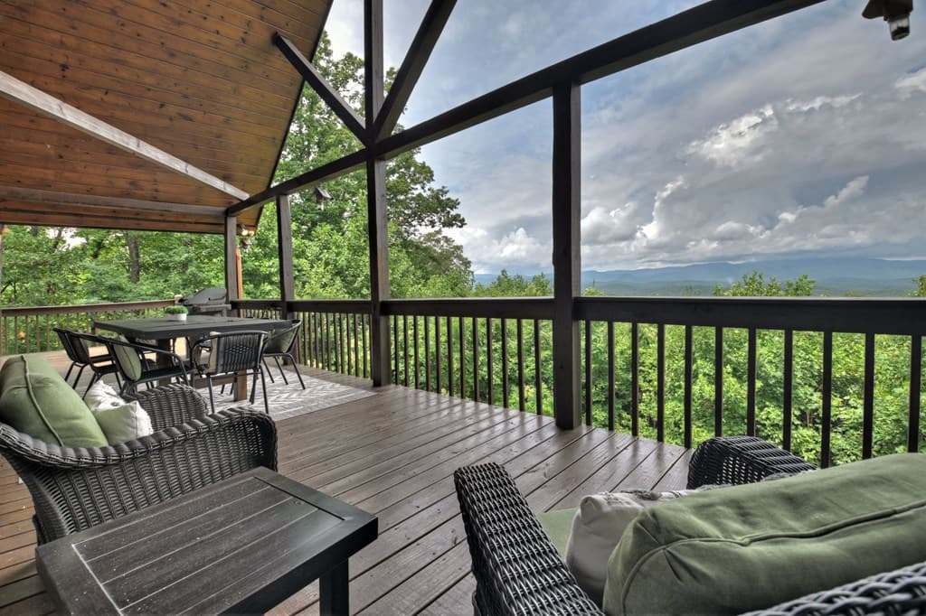 572 Sunrock Mountain Trc, Blue Ridge GA 30513 - Photo