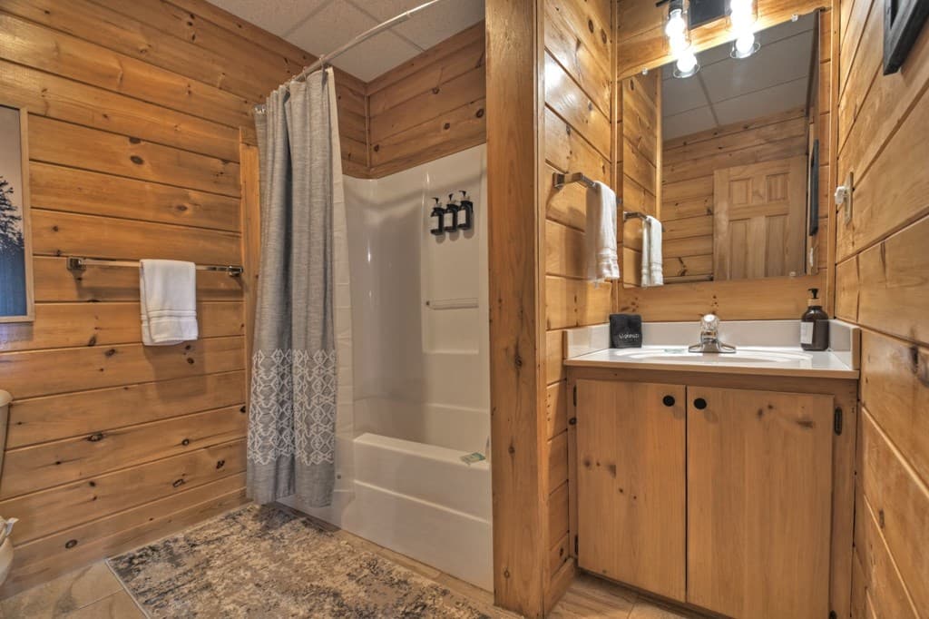 572 Sunrock Mountain Trc, Blue Ridge GA 30513 - Photo