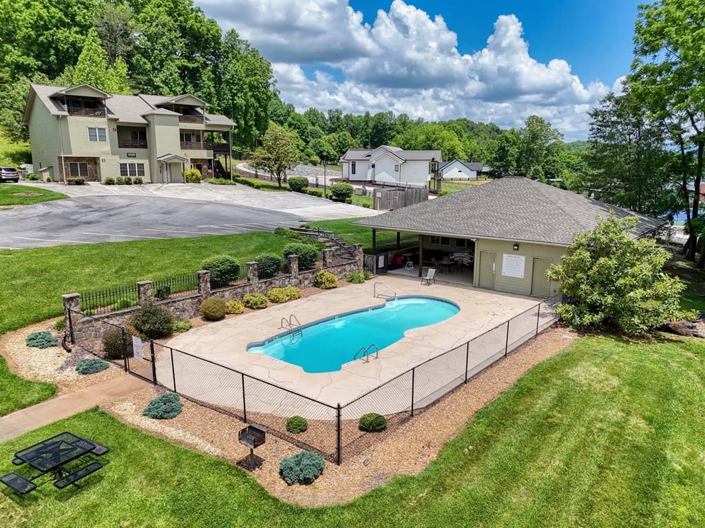 1647E Lakeview Drive, Young Harris GA 30582 - Photo