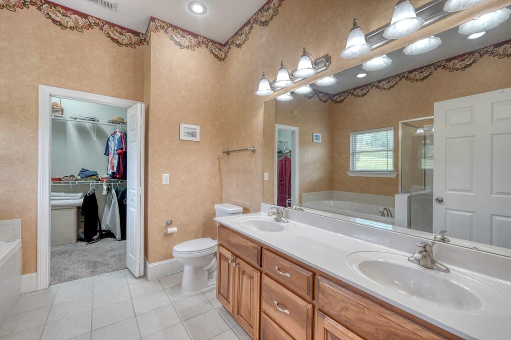 1647E Lakeview Drive, Young Harris GA 30582 - Photo