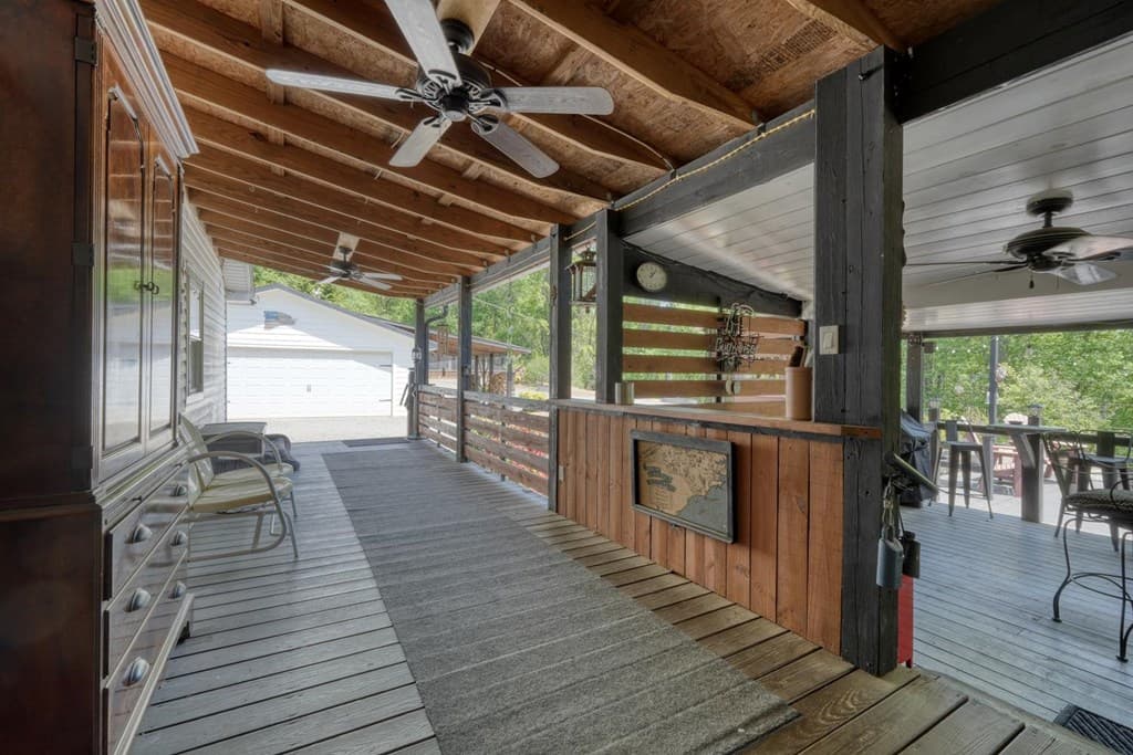 710 Town Mountain Road, Hayesville NC 28904 - Photo