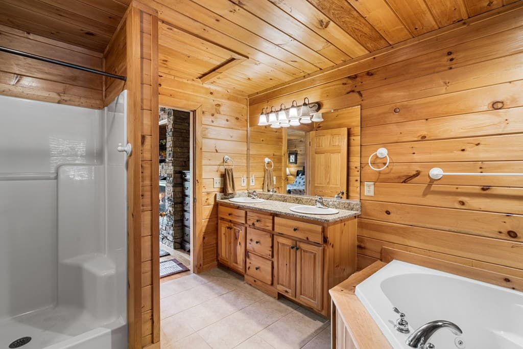 447 Creekmont Drive, Blairsville GA 30512 - Photo