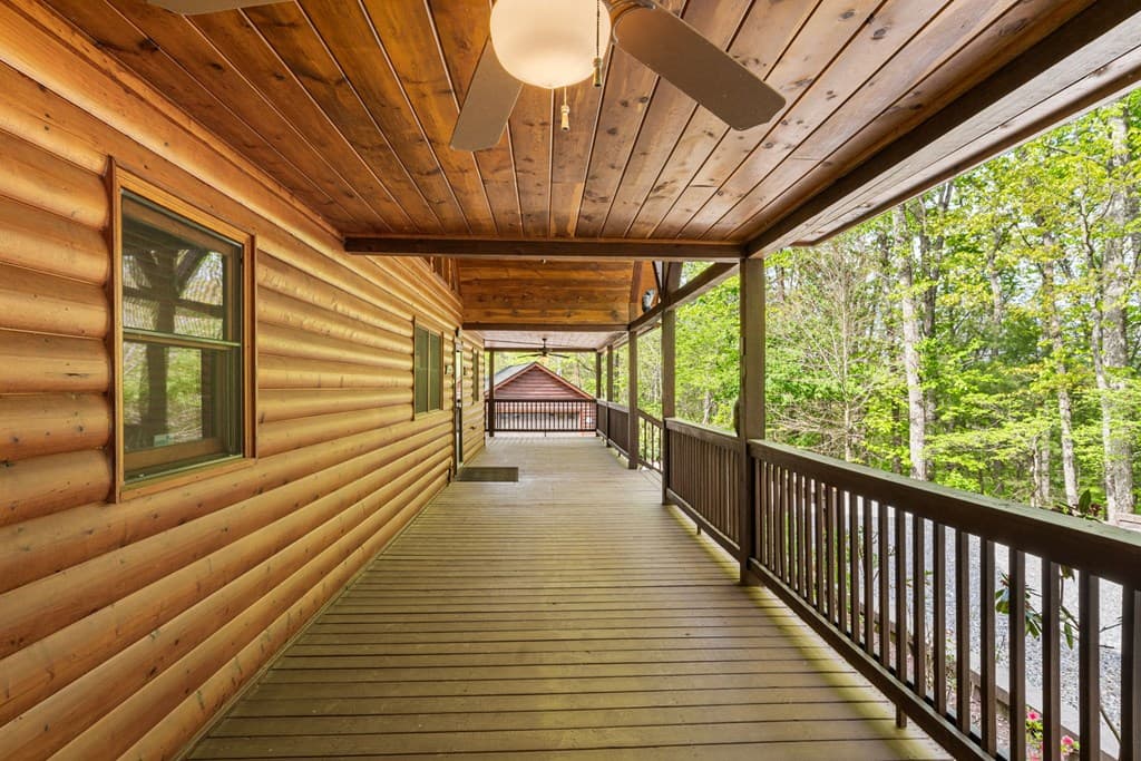 447 Creekmont Drive, Blairsville GA 30512 - Photo