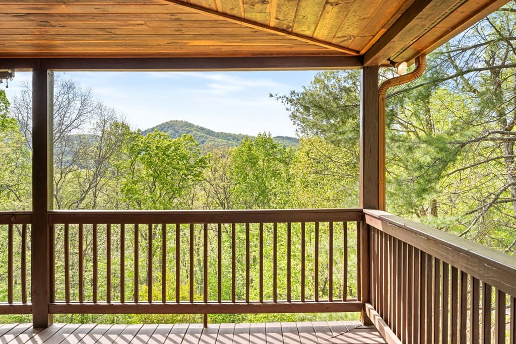447 Creekmont Drive, Blairsville GA 30512 - Photo