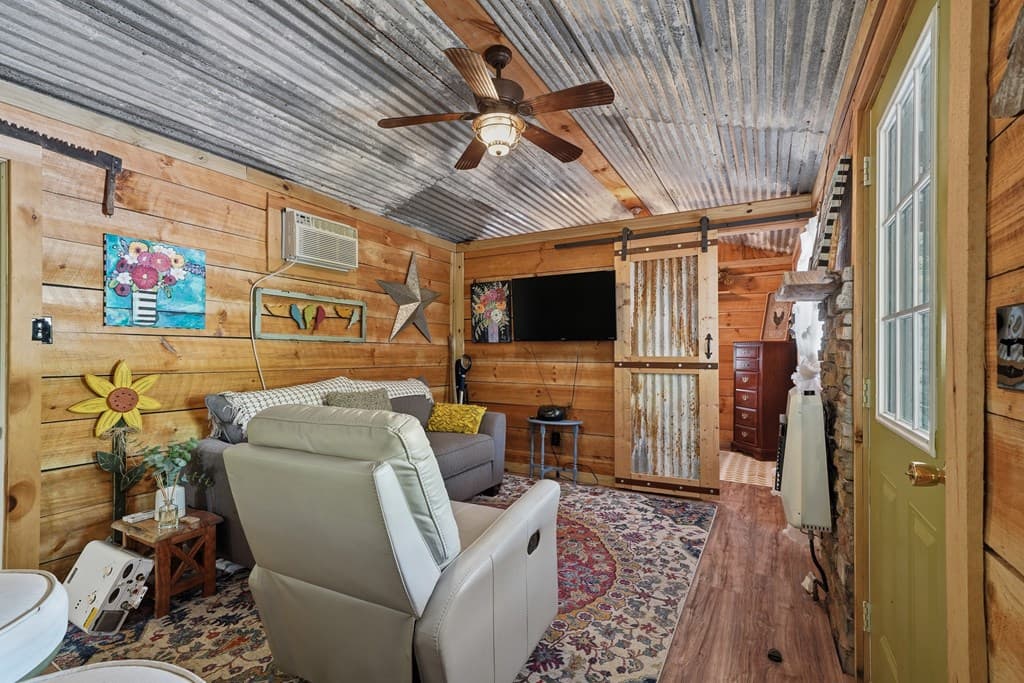 955 Mull Drive, Mineral Bluff GA 30559 - Photo