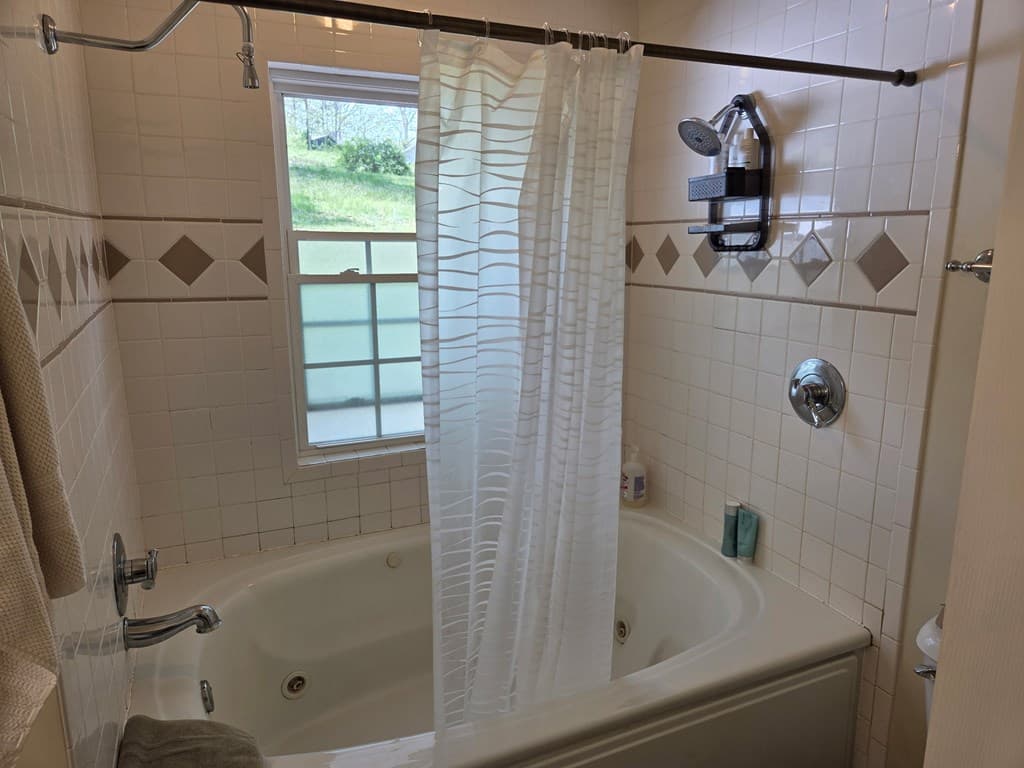 208 Ledford Chapel Road, Hayesville SC 29004 - Photo