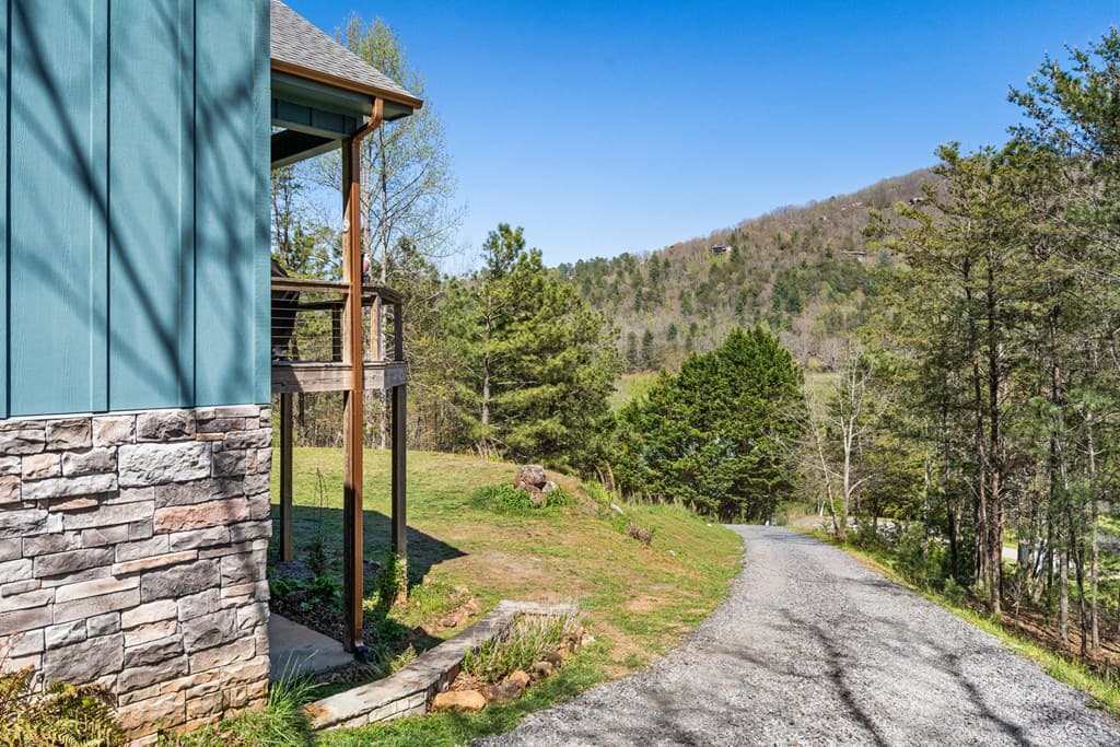 4720 Arrowhead Road, Hiawassee GA 30546 - Photo