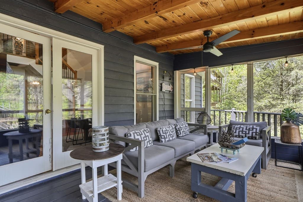906 Riverside Lane, Blue Ridge GA 30513 - Photo