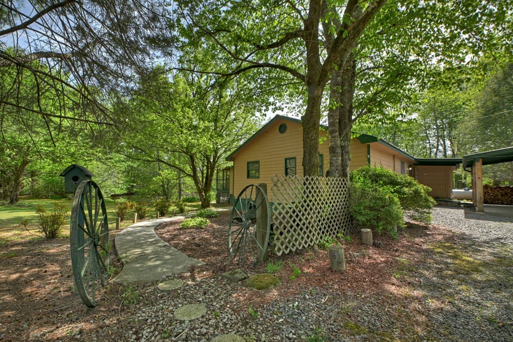 111 Candlewood Lane, Blue Ridge GA 30513 - Photo