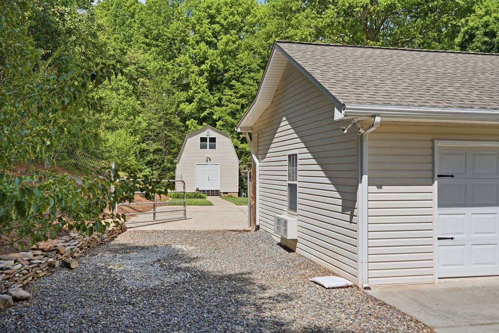 7616 Highland Oaks Drive, Young Harris GA 30582 - Photo