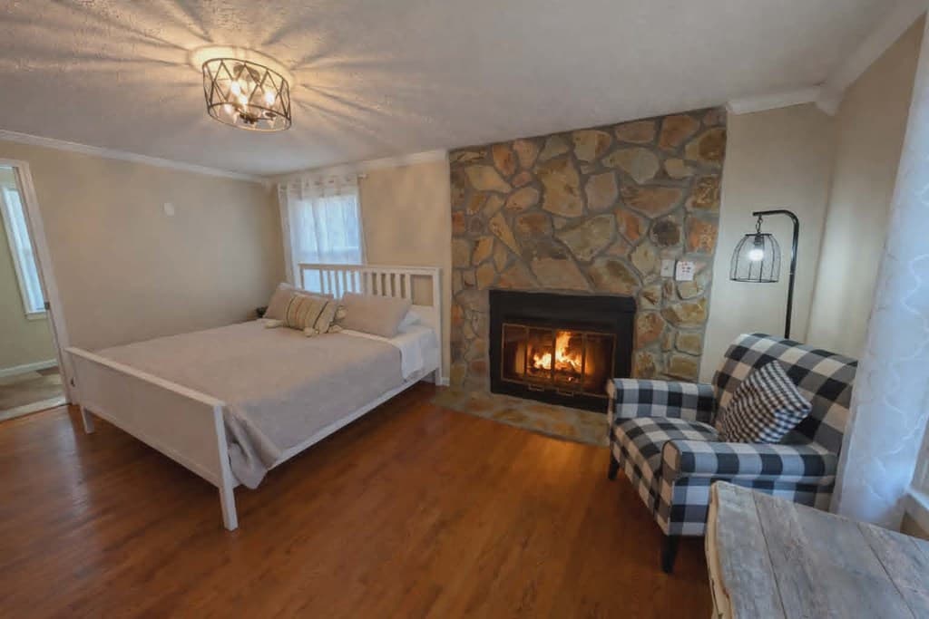 100 Windy Valley Lane, Blue Ridge GA 30513 - Photo