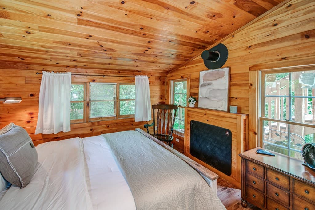 64 Bear Lake Drive, Blue Ridge GA 30513 - Photo