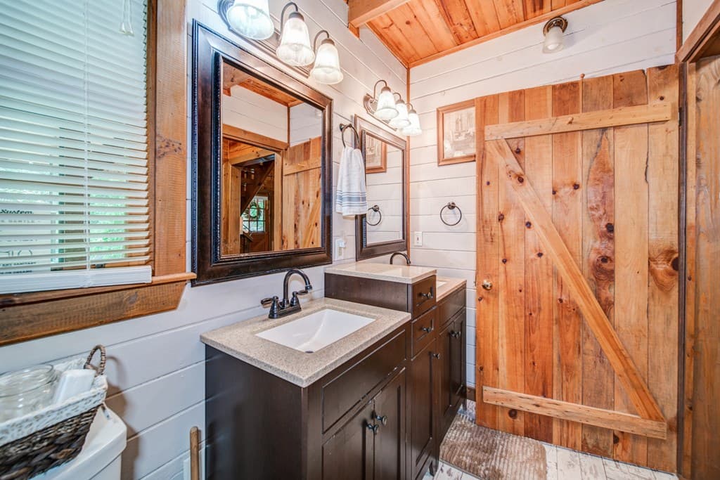 64 Bear Lake Drive, Blue Ridge GA 30513 - Photo