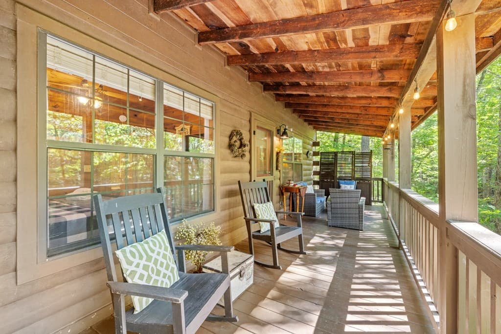 129 N Cherokee Drive, Blue Ridge GA 30513 - Photo