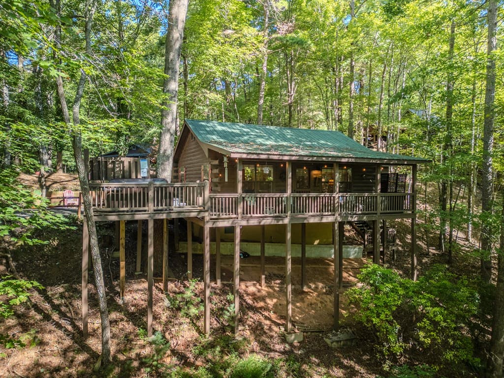 129 N Cherokee Drive, Blue Ridge GA 30513 - Photo