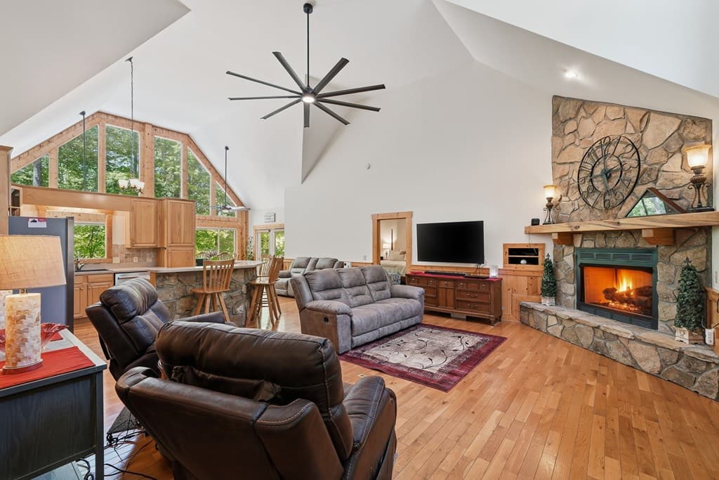 789 Gateway Drive, Ellijay GA 30540 - Photo
