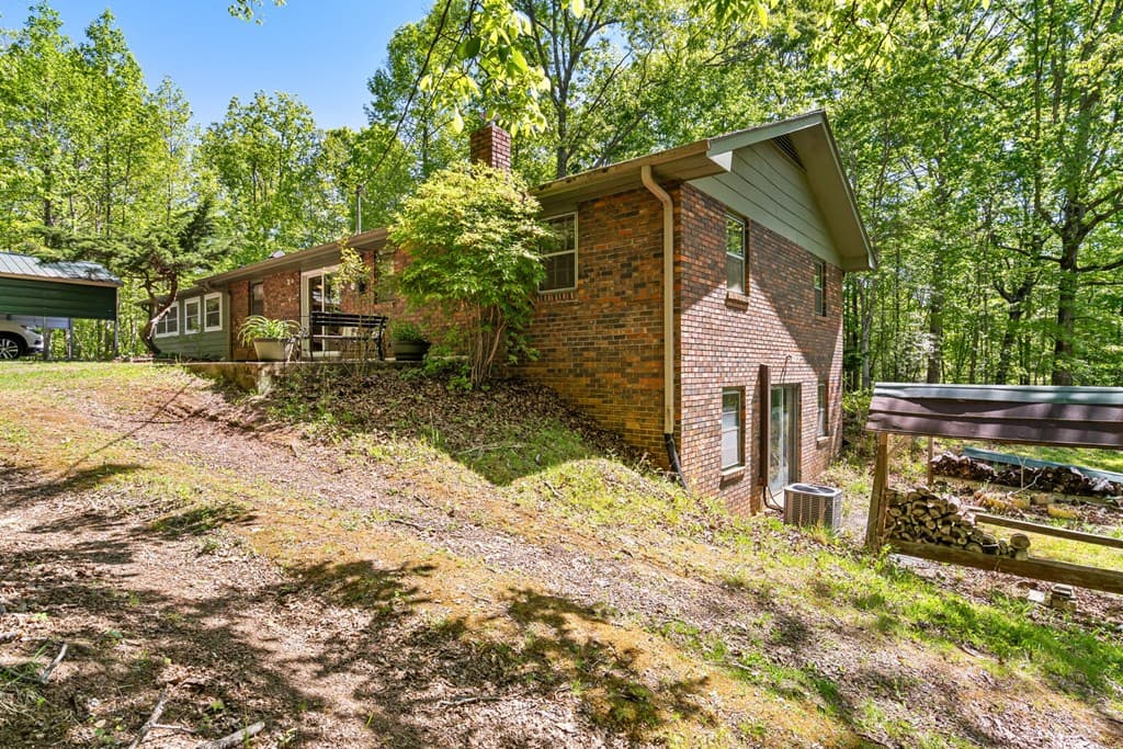 401 Guest Lane, Hayesville NC 28904 - Photo