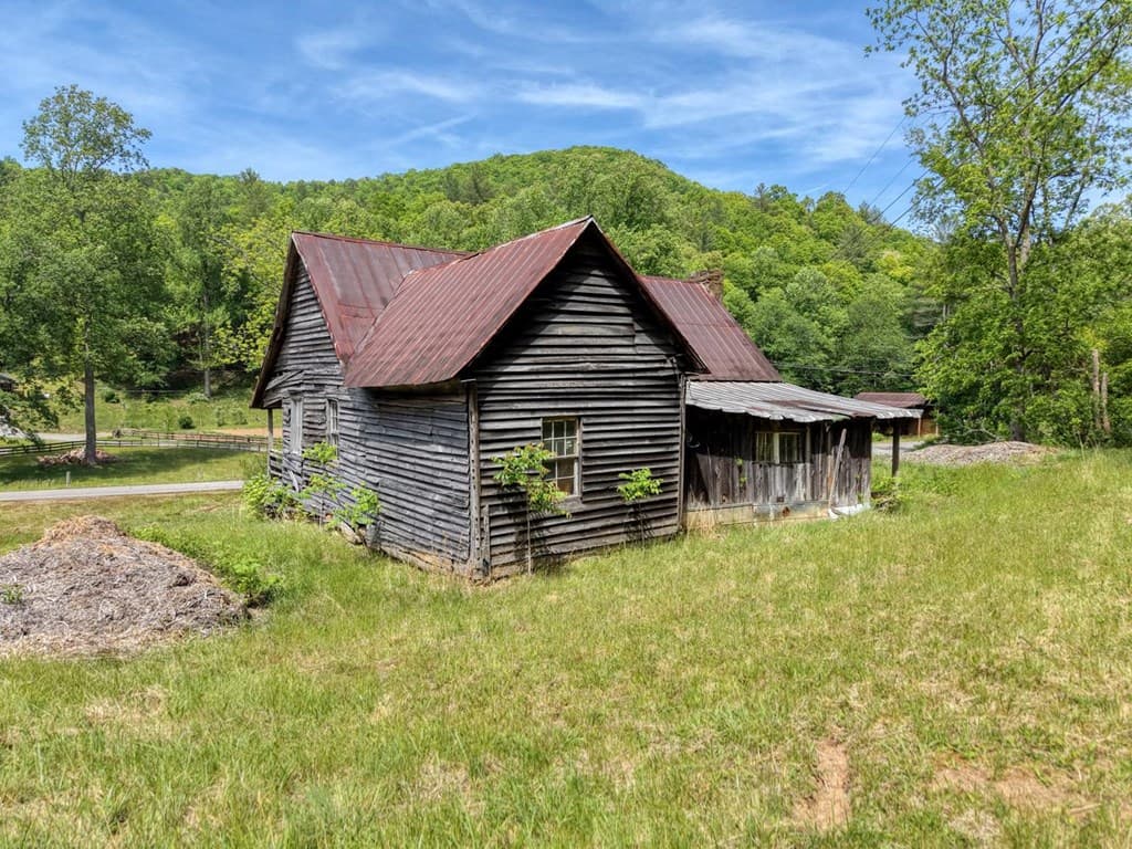 4706 Swallows Creek Road, Hiawassee GA 30546 - Photo