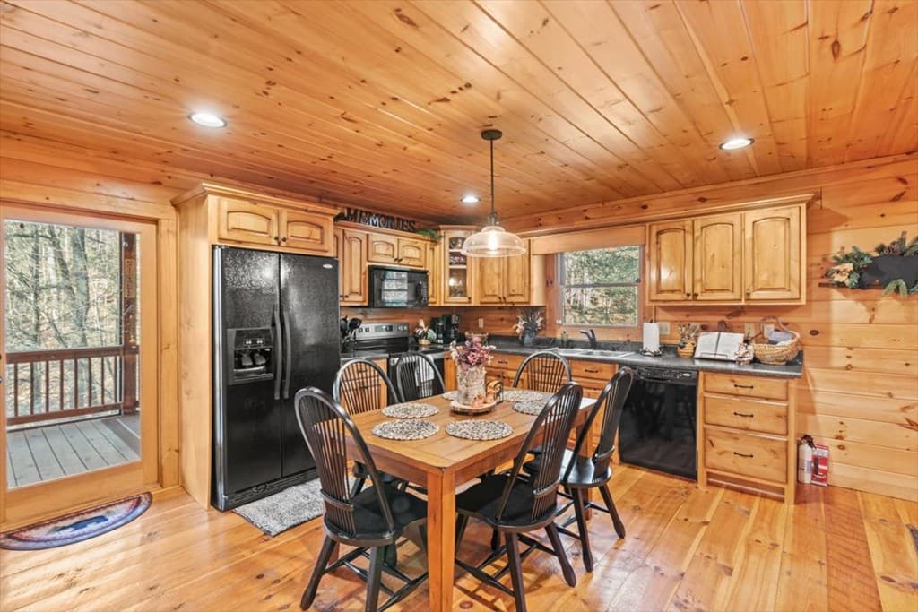 61 Grove Lane, Ellijay GA 30540 - Photo