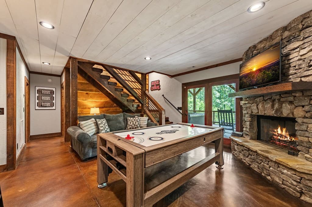 215 Twin Creeks, Blue Ridge GA 30513 - Photo