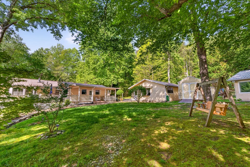 401 Mountain Rivers Road, Mineral Bluff GA 30559 - Photo
