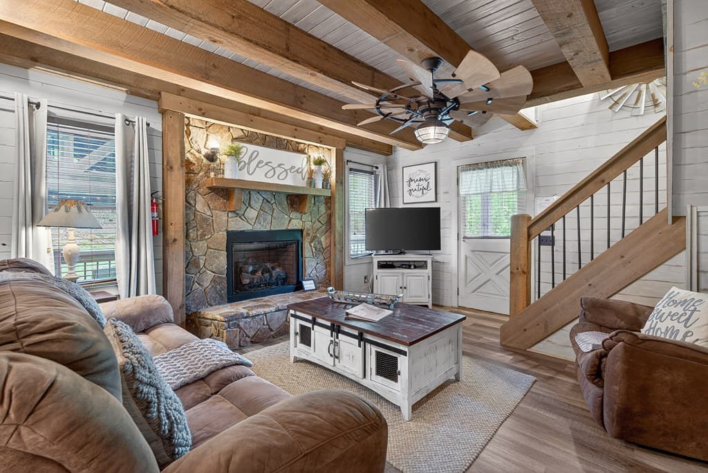 353 Sunrise Road, Blue Ridge GA 30513 - Photo