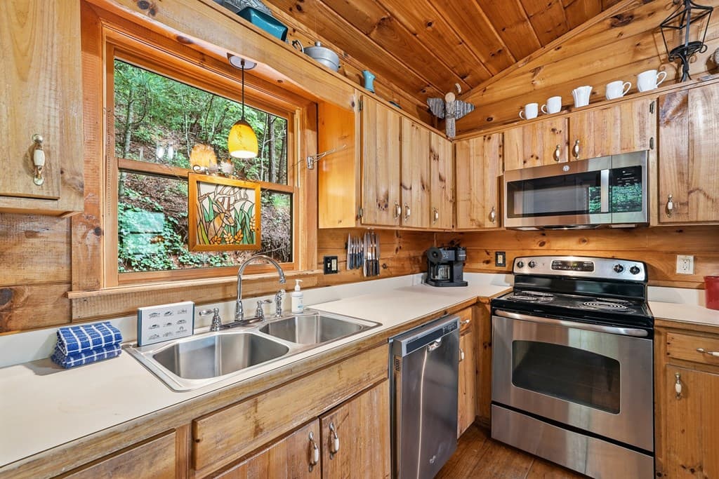 399 Laurel Mountain Road, Blue Ridge GA 30513 - Photo